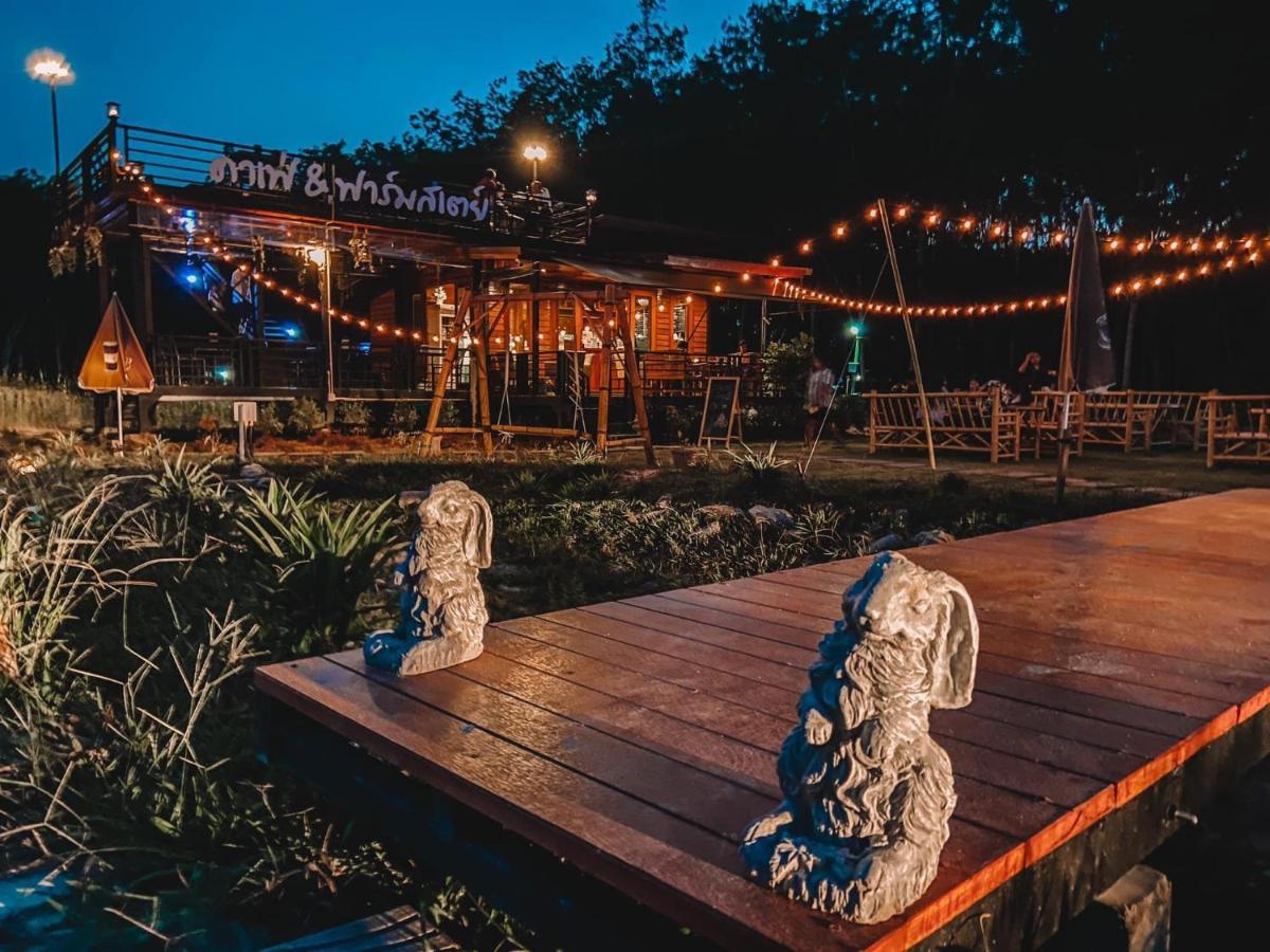 ไร่นาบัวหลวง คาเฟ่ & ฟาร์มสเตย์ Raina Bualuang Cafe & Farm Stay Ban Na No Kültér fotó