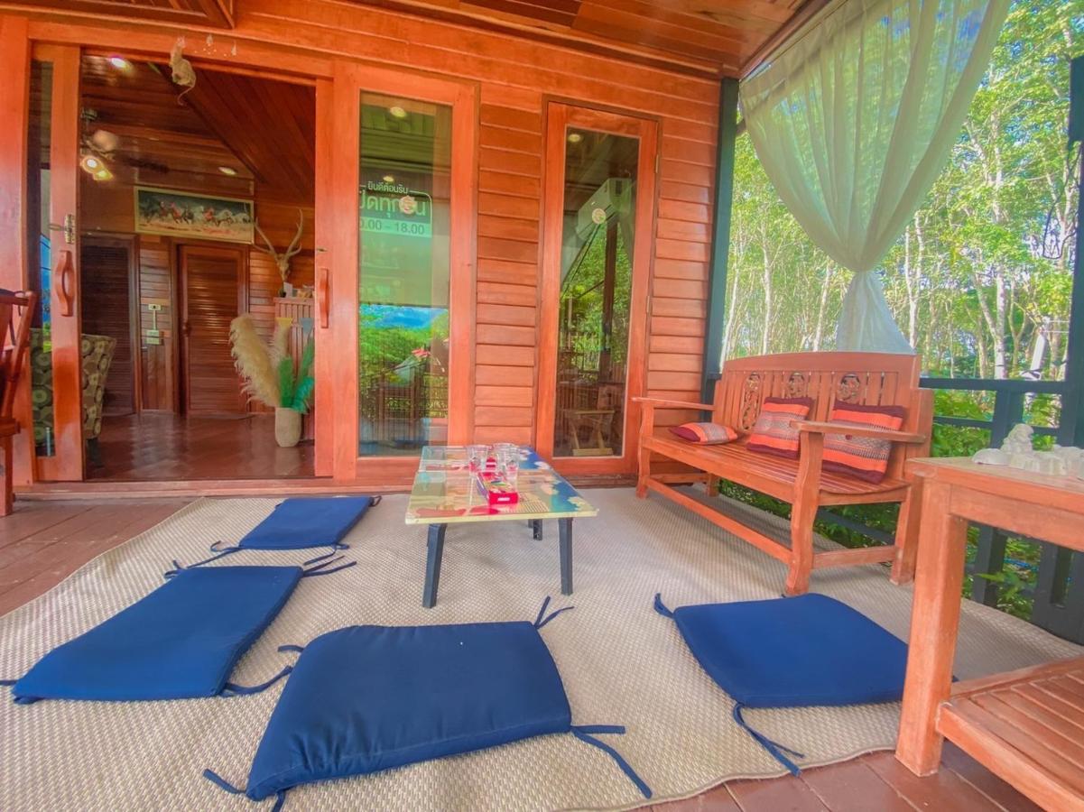 ไร่นาบัวหลวง คาเฟ่ & ฟาร์มสเตย์ Raina Bualuang Cafe & Farm Stay Ban Na No Kültér fotó