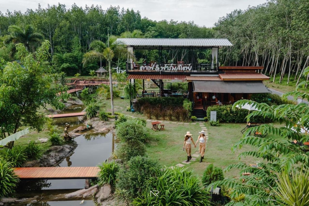 ไร่นาบัวหลวง คาเฟ่ & ฟาร์มสเตย์ Raina Bualuang Cafe & Farm Stay Ban Na No Kültér fotó